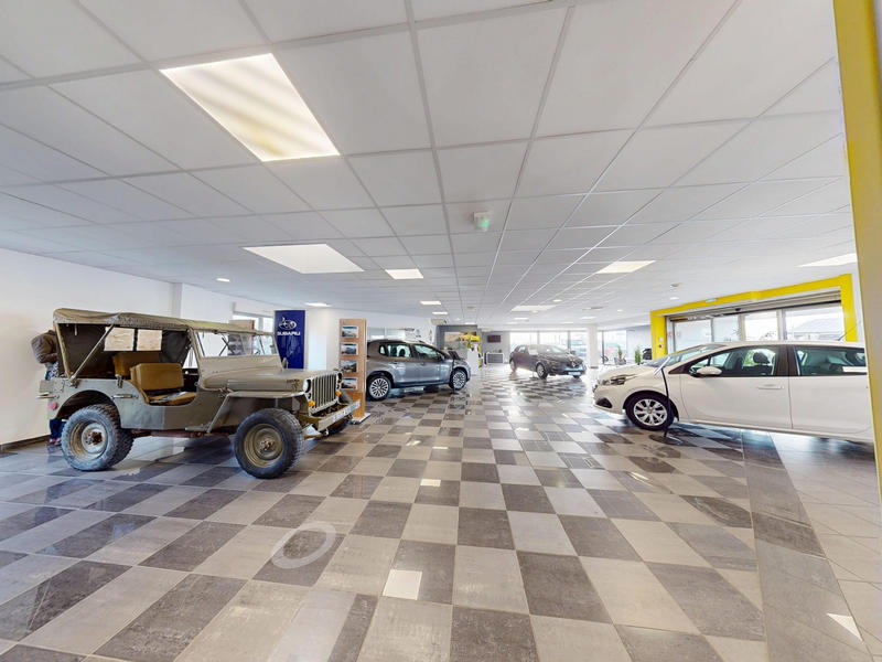 Local d'activités - 428 m² - 8 pièces