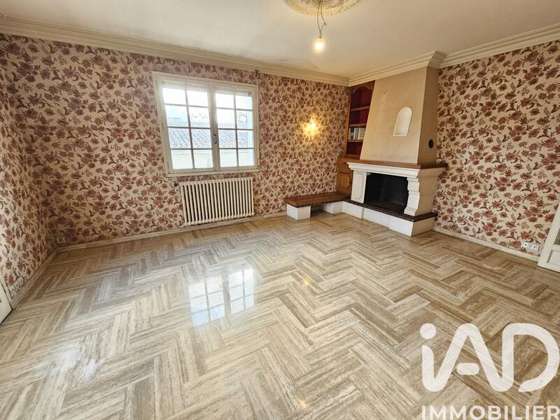 Maison - 213 m² - 9 pièces