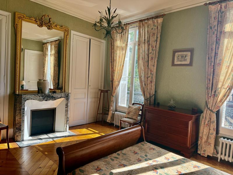 Maison - 160 m² - 8 pièces