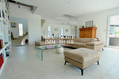 Maison contemporaine - 220 m² - 6 pièces