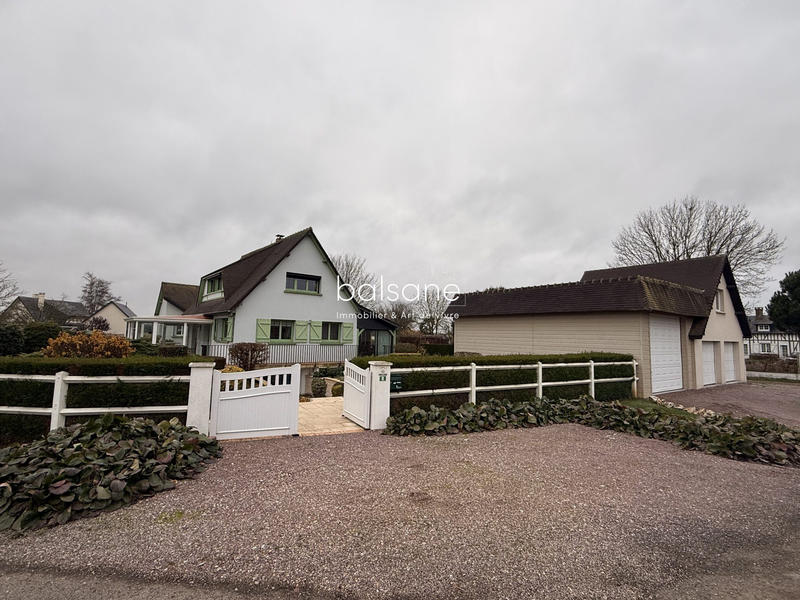 Maison - 250 m² - 8 pièces