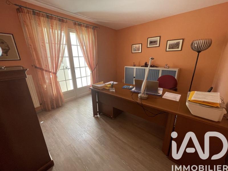 Maison - 317 m² - 12 pièces