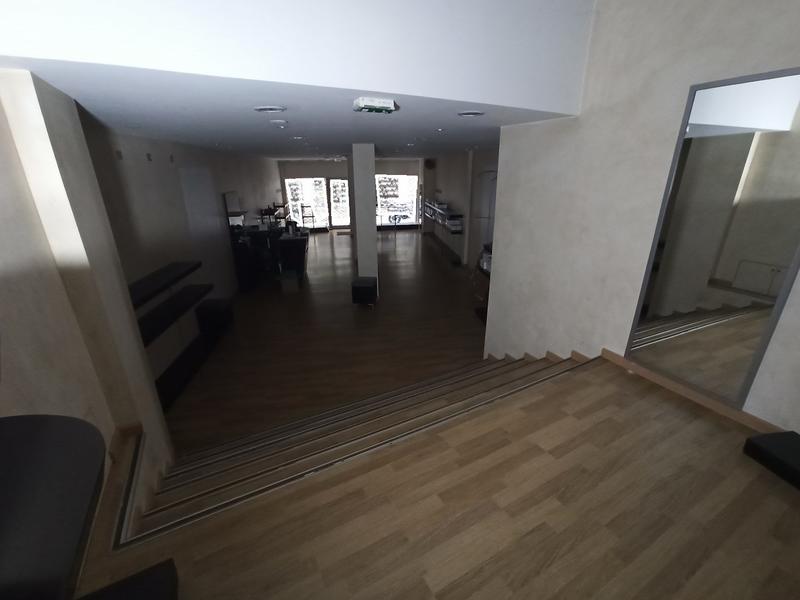 Local commercial - 168 m²