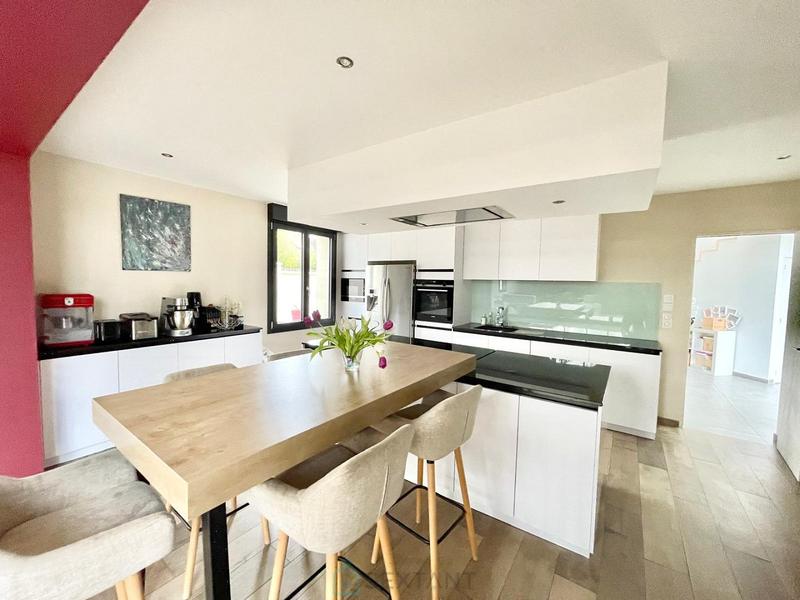 Maison d'architecte - 385 m² - 8 pièces