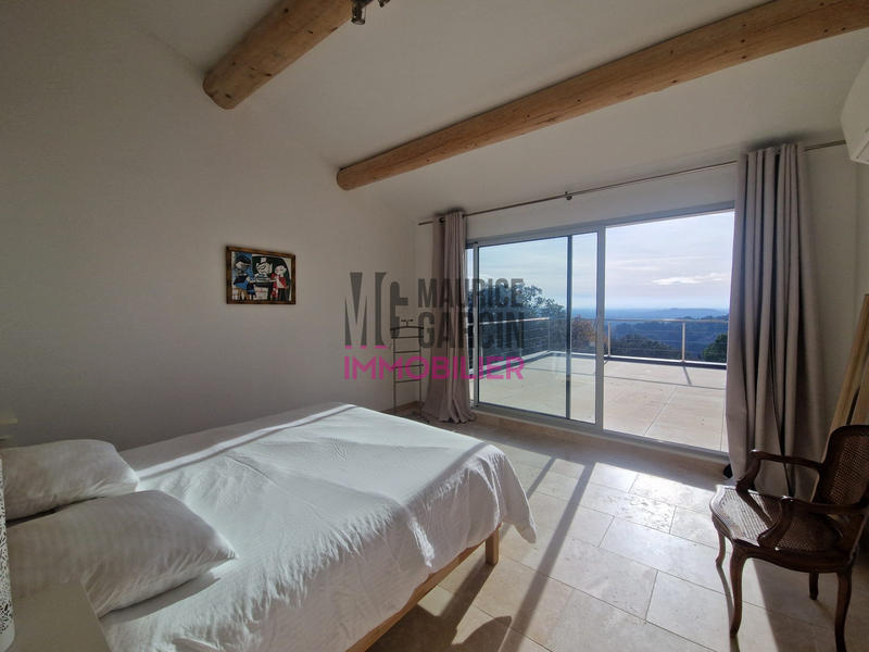 Maison - 298 m² - 9 pièces