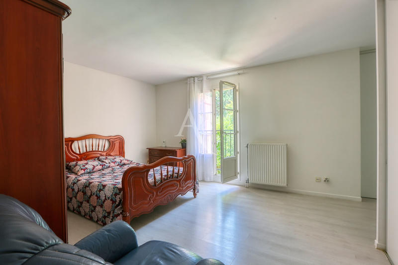 Maison - 168 m² - 7 pièces