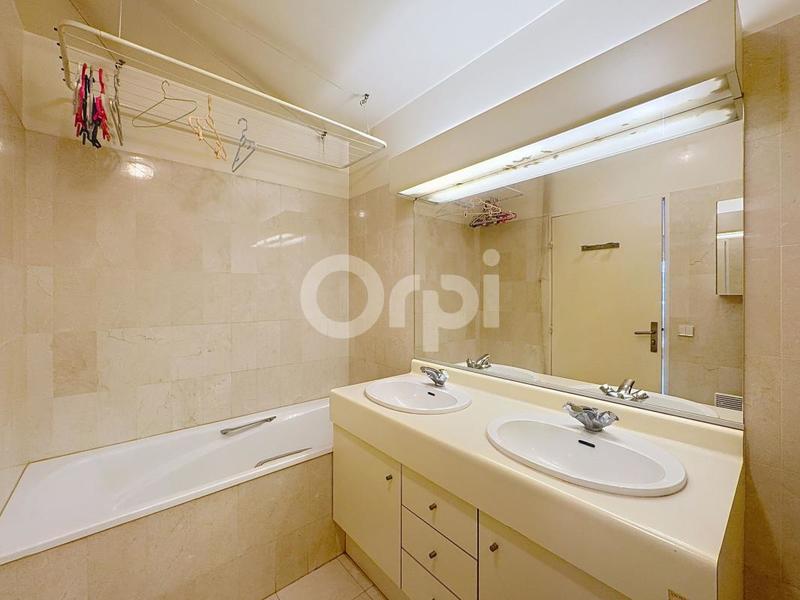 Appartement - 99 m² - 5 pièces