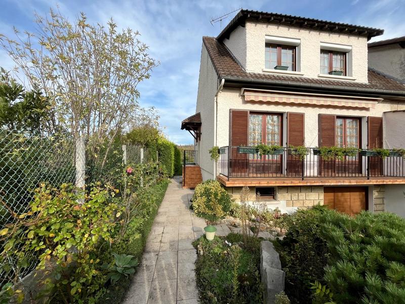 Maison traditionnelle - 80 m² - 5 pièces