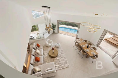 Maison - 307 m² - 7 pièces