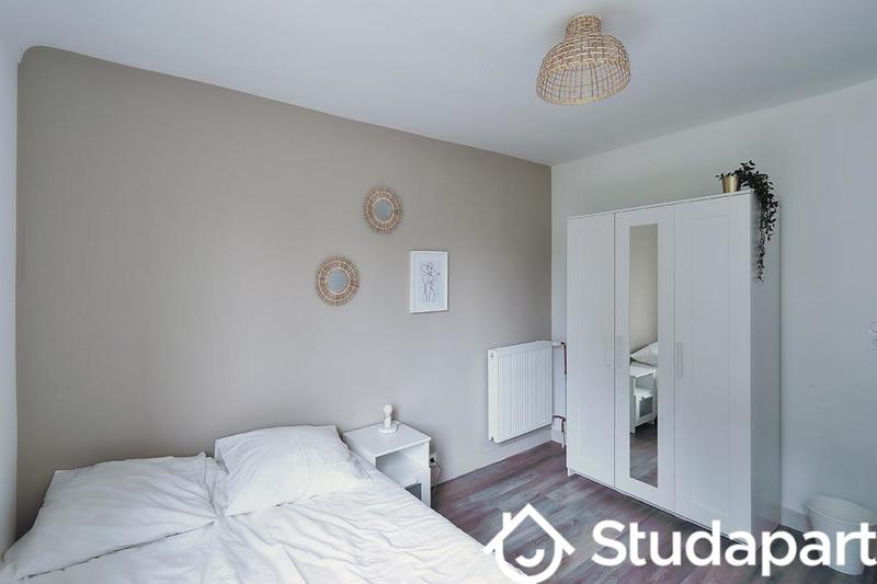 Chambre - 11 m² - 1 pièce