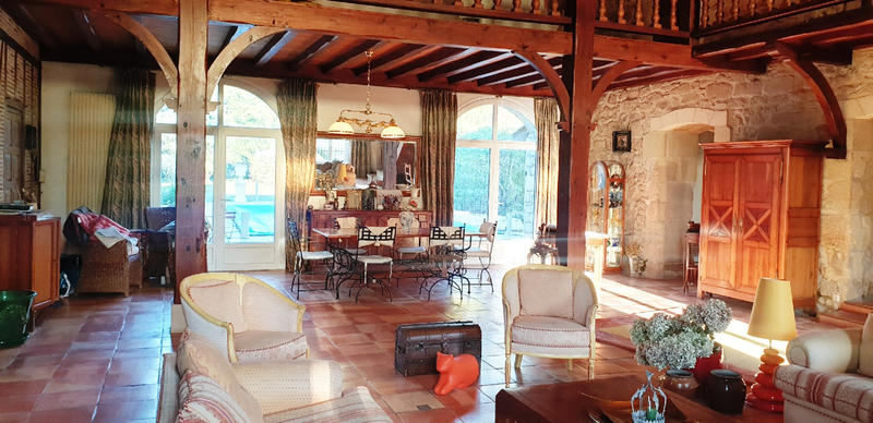 Demeure - 337 m² - 11 pièces