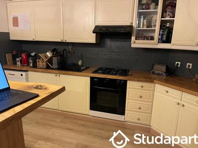 Chambre - 13 m² - 1 pièce