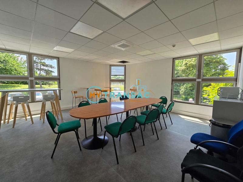 Local d'activités - 1 368 m²