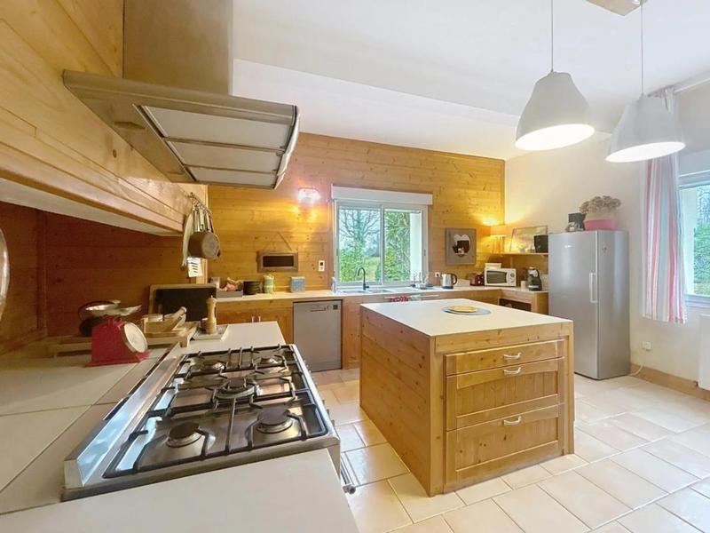 Propriété - 450 m² - 11 pièces