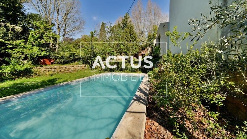 Maison - 182 m² - 6 pièces