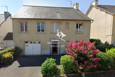 Maison - 121 m² - 7 pièces