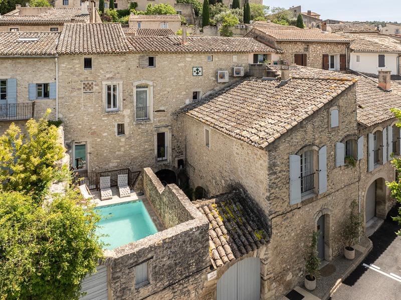 Maison - 455 m² - 12 pièces