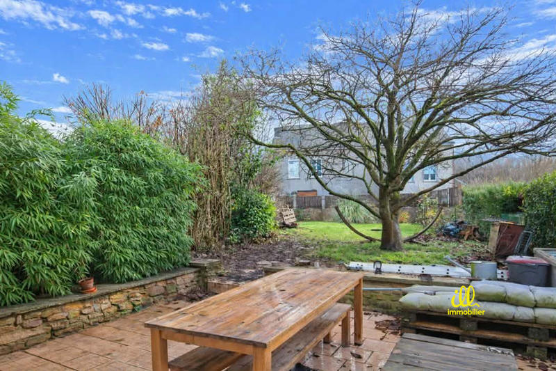 Maison - 96 m² - 5 pièces