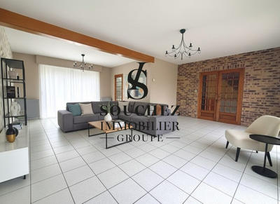 Maison - 143 m² - 8 pièces