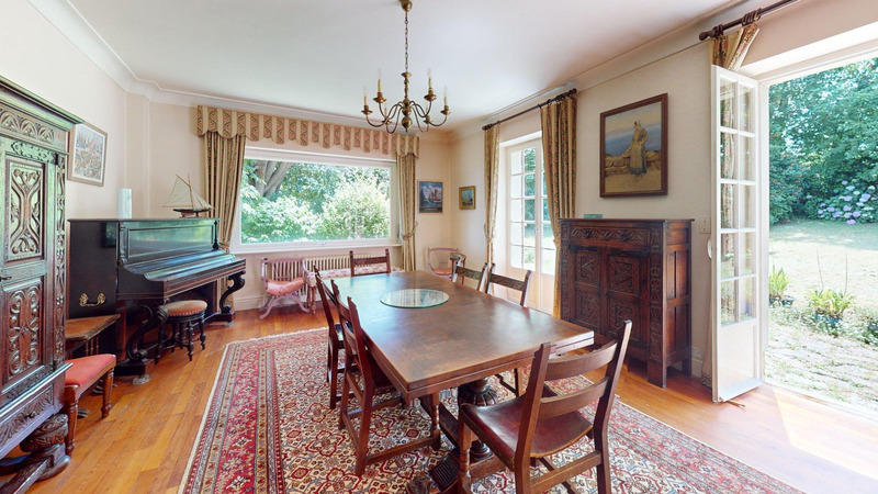 Maison bourgeoise - 230 m² - 10 pièces