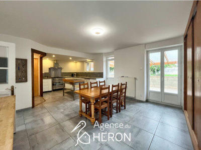 Maison - 196 m² - 7 pièces