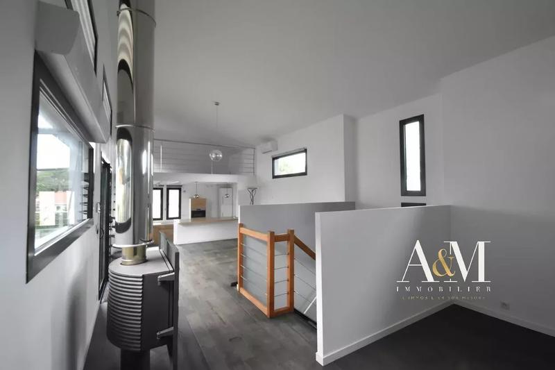 Maison - 171 m² - 7 pièces