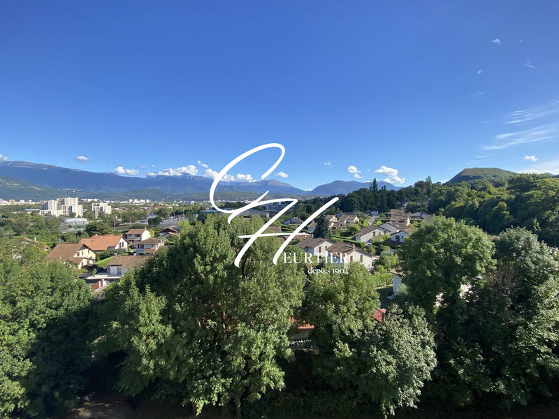 Appartement - 79 m² - 3 pièces