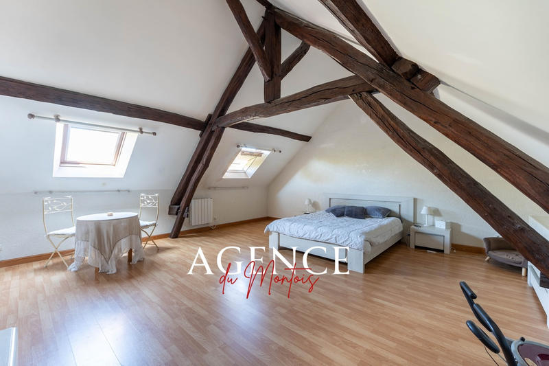 Maison - 189 m² - 5 pièces