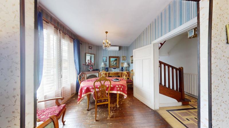 Maison - 198 m² - 7 pièces