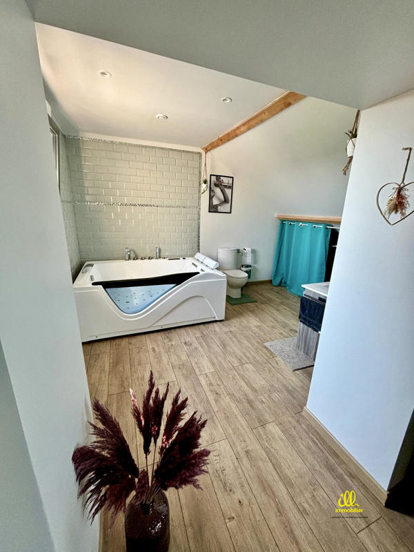 Maison - 179 m² - 7 pièces