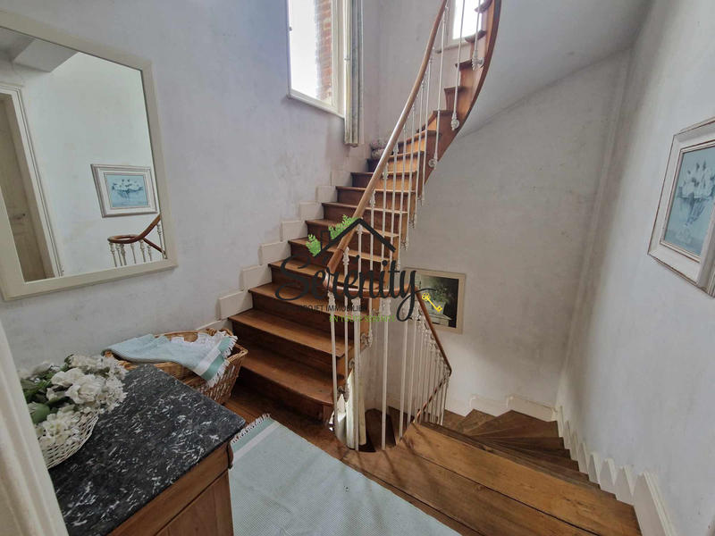 Maison - 180 m² - 8 pièces