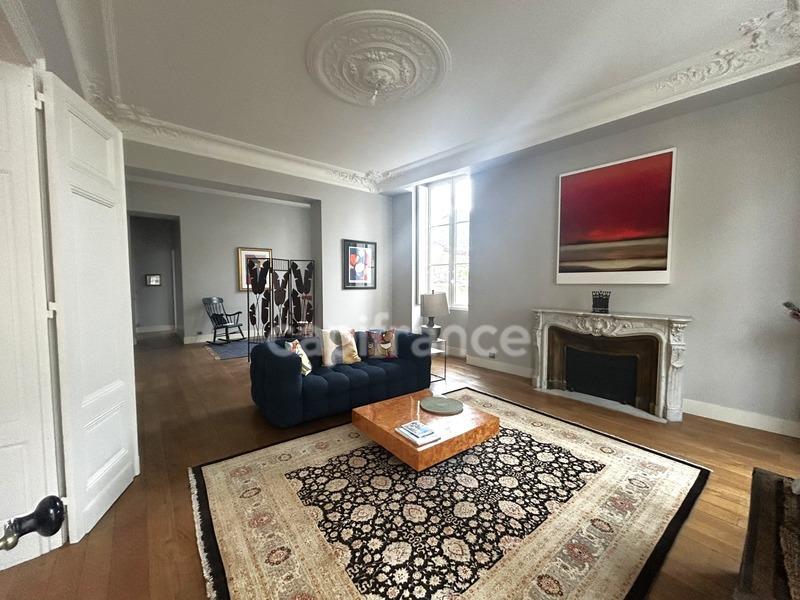 Appartement bourgeois - 116 m² - 4 pièces