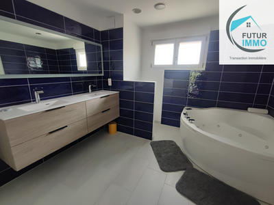 Maison - 325 m² - 9 pièces