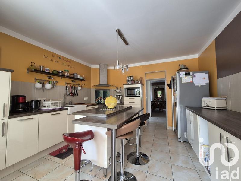 Maison - 243 m² - 8 pièces