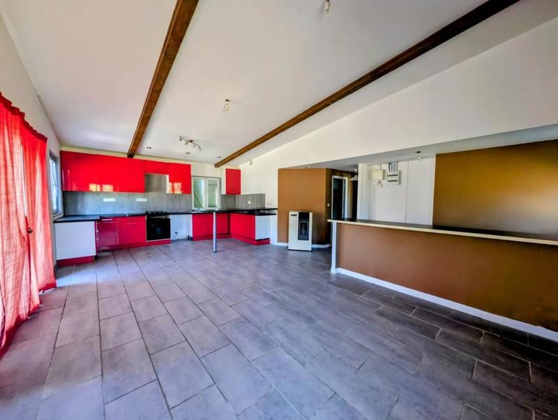 Maison - 220 m² - 9 pièces