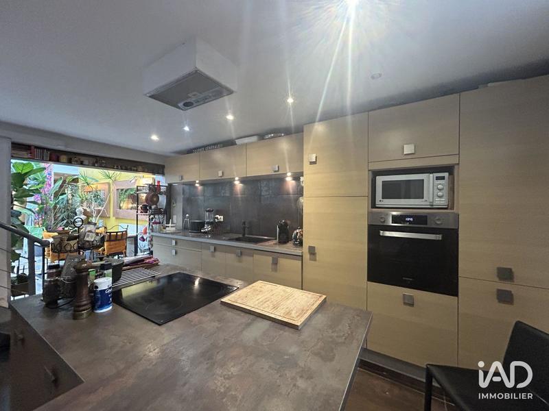 Maison - 143 m² - 5 pièces