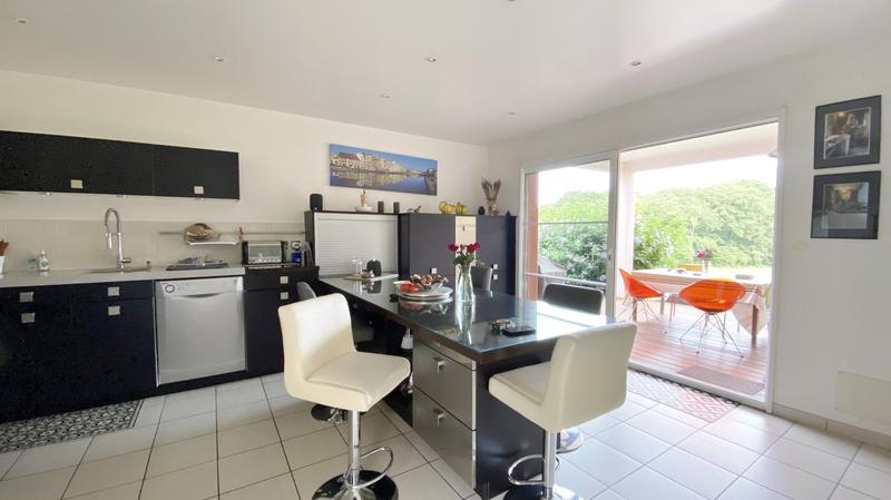 Maison contemporaine - 330 m² - 7 pièces