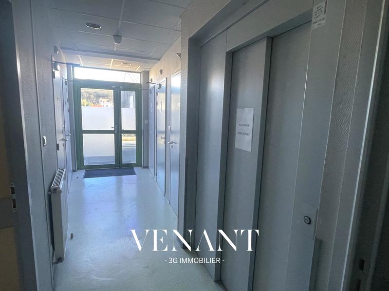 Maison - 260 m² - 9 pièces