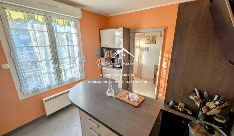 Maison - 192 m² - 11 pièces