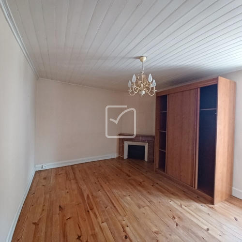 Maison - 95 m² - 8 pièces