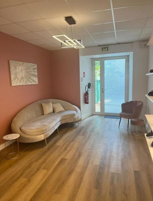 Local commercial - 90 m² - 2 pièces