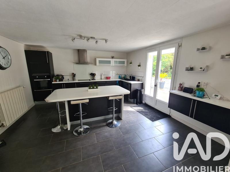 Maison - 202 m² - 7 pièces