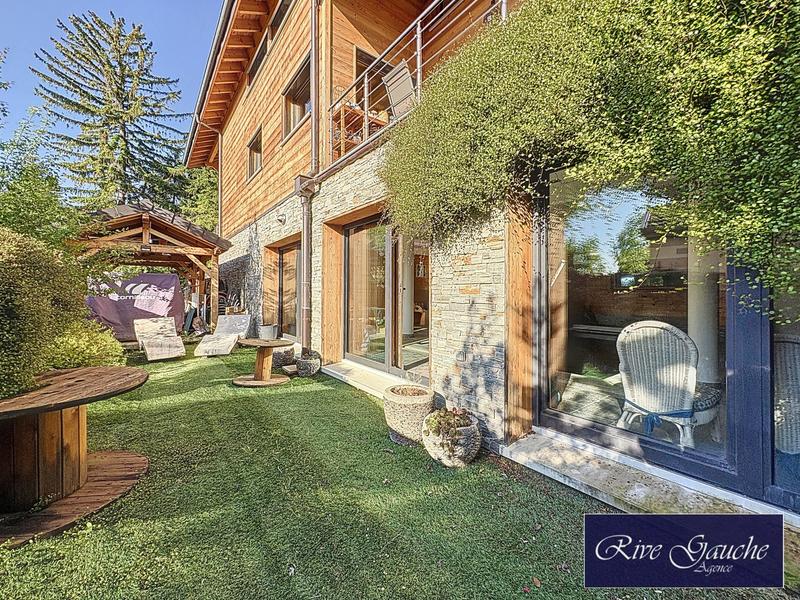 Maison - 345 m² - 7 pièces