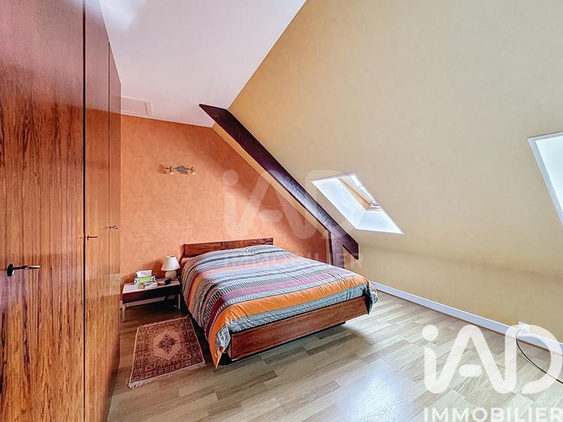 Maison - 250 m² - 8 pièces