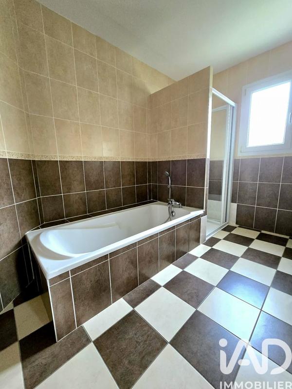 Maison - 92 m² - 5 pièces