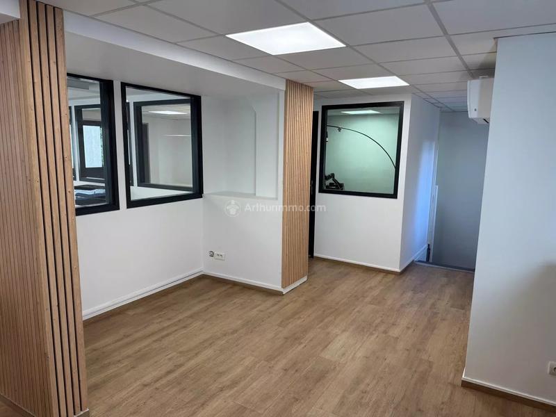 Bureau - 219 m² - 10 pièces