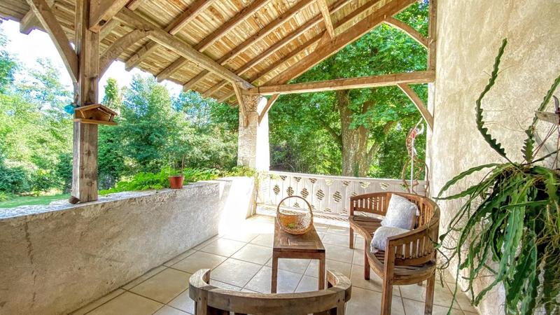 Château - 943 m² - 24 pièces