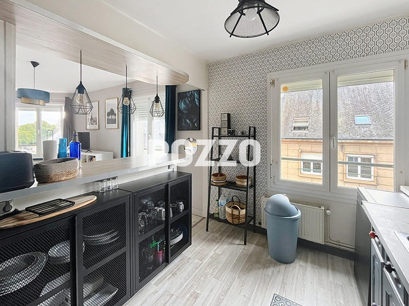 Appartement - 98 m² - 5 pièces