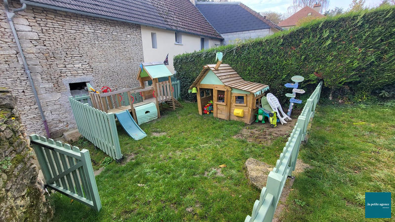 Maison - 147 m² - 8 pièces