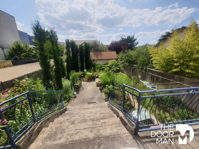 Maison - 145 m² - 8 pièces